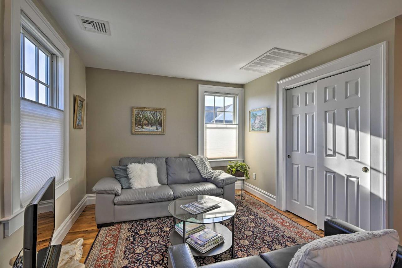 Bright Apartment - Half Mi To Greenport Harbor! Exterior foto